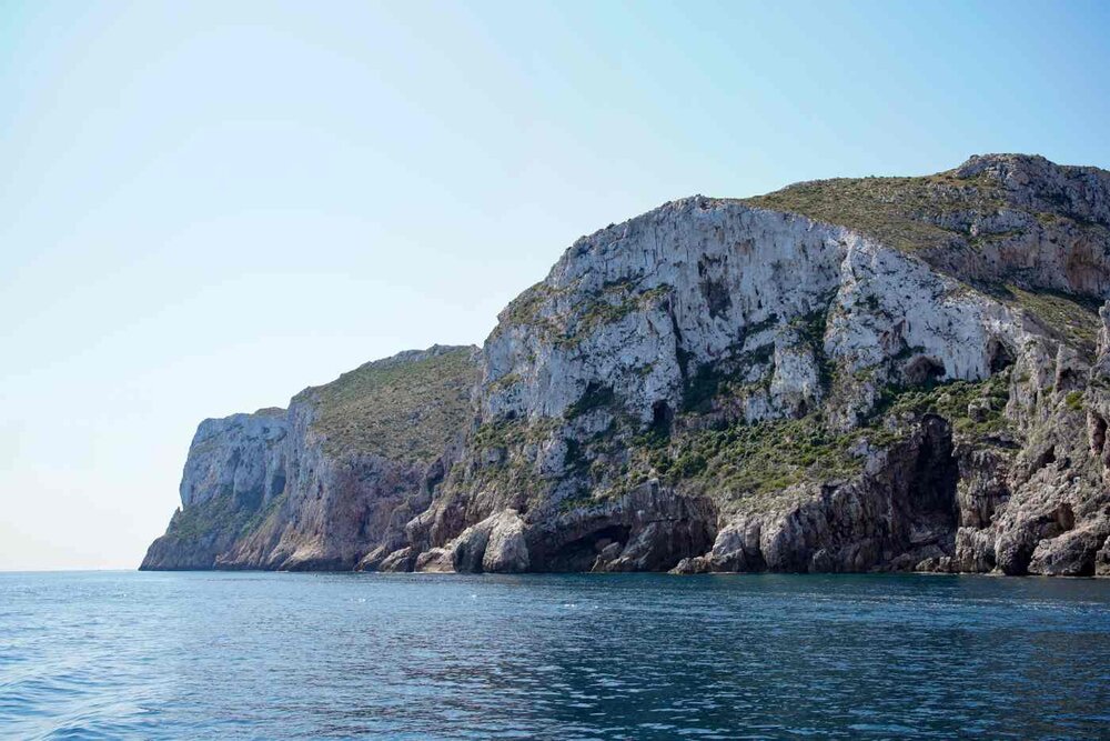 Excursion and anchoring off the Costa Blanca headlands